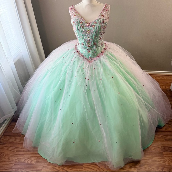 Elegant Mint Green Pink Quinceanera dress Gown (Petticoat not included) - Picture 3 of 11